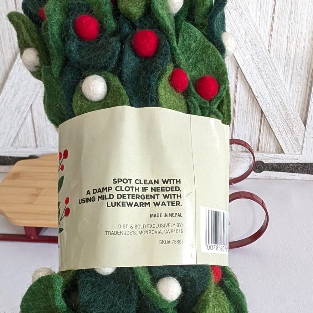 🎄Trader Joe's Handcrafted Felted Wool Christmas Garland Holiday Decor 2025 - Picture 3 of 3